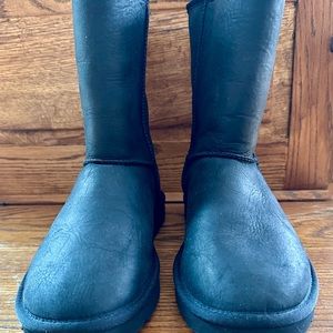 Ugg Classic short II, size 9, black leather.  Brand new and never worn.